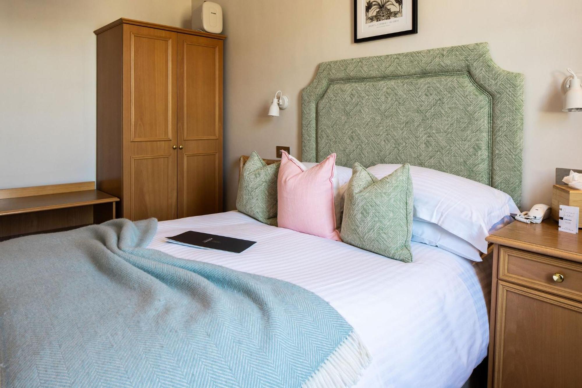 The Moorings Hotel & Restaurant Gorey ภายนอก รูปภาพ